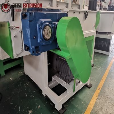 630mm PVC HDPE Pipe Plastic Shredder Machine With Magnetic Separator Conveyor Belt